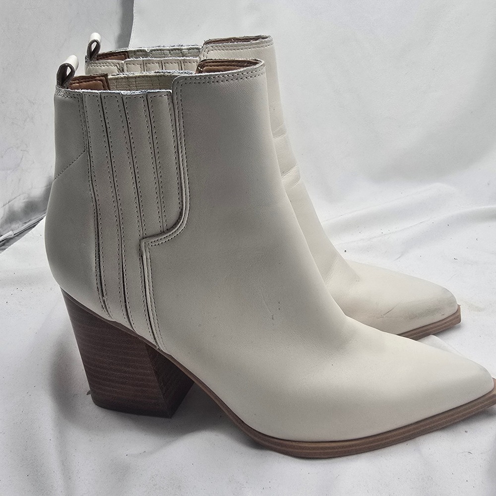 Marc Fisher Oshay Bootie Women 10 White Leather Western Pointed Toe Block Heel